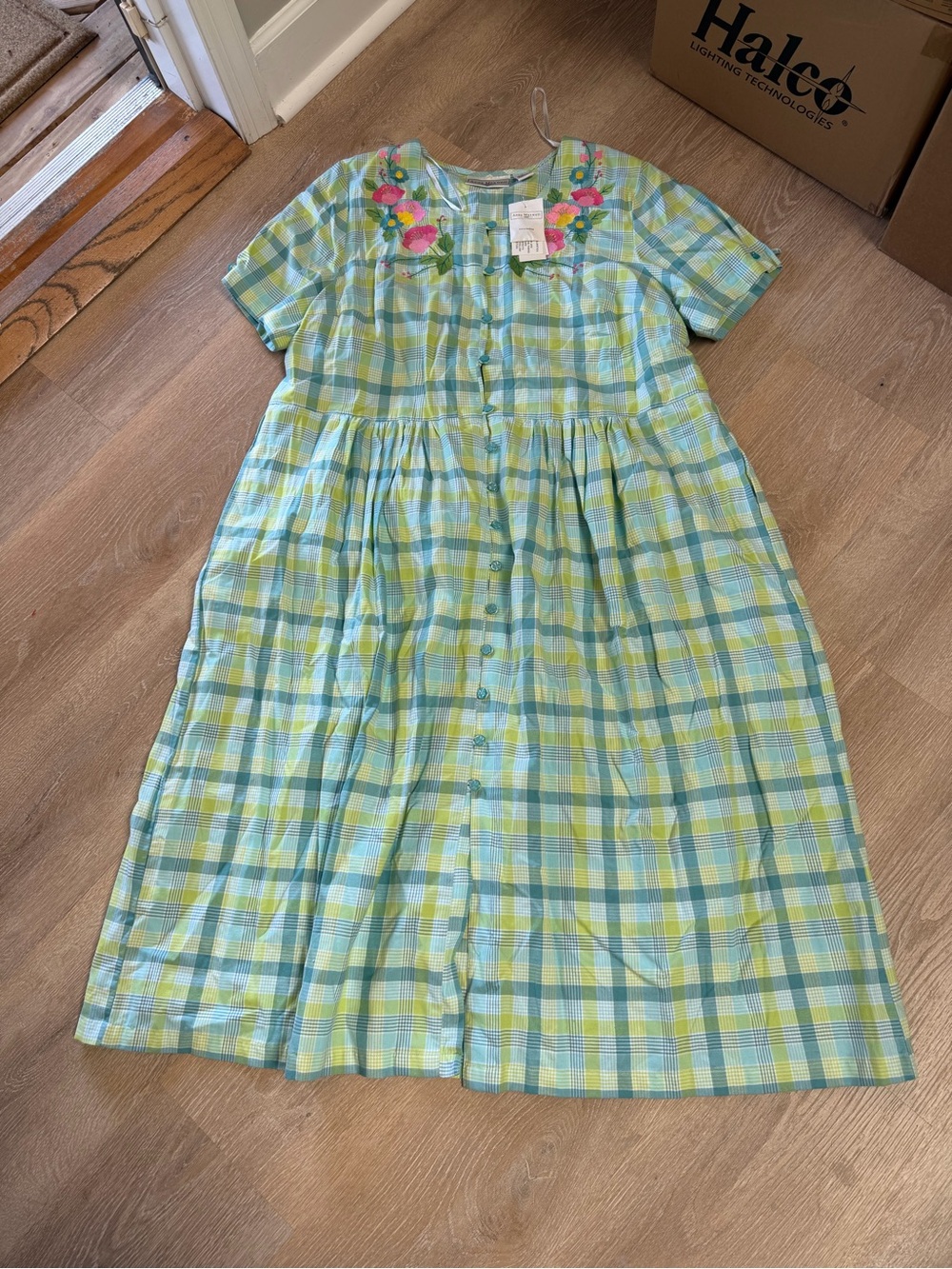 NWT anna Maxwell  Plaid Button-Front Dress with Floral Embroidery size 1X